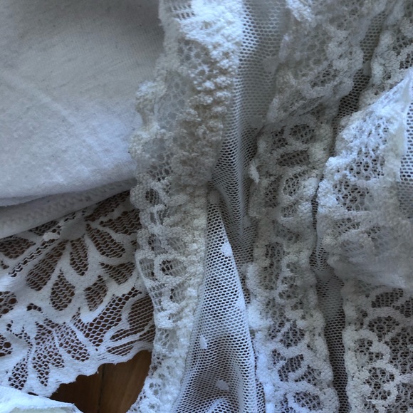 White Bralette with removable padding - Picture 3 of 4